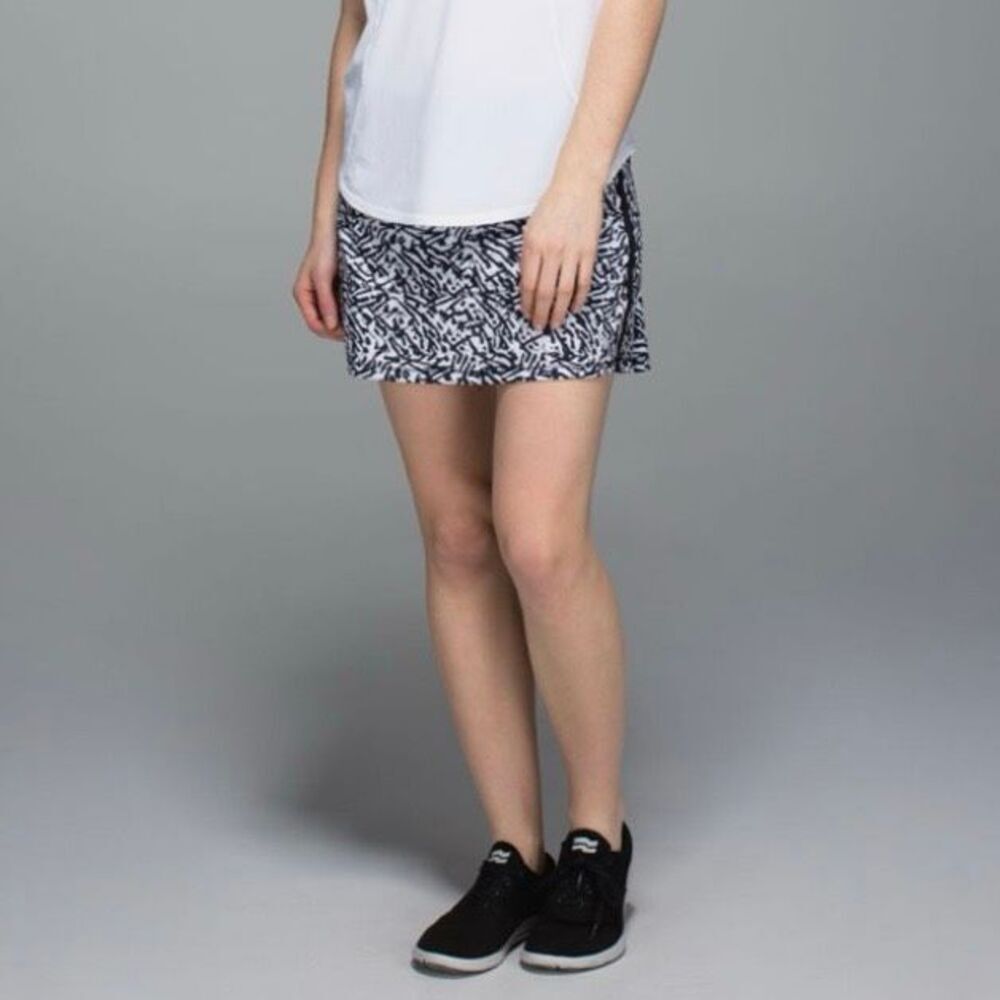 LULULEMON ATHLETICA | Pace Rival Skirt II 4-way Stretch Brushed Animal Size 12